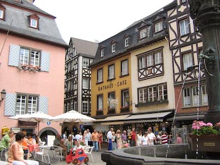 Ferienwohnung -  Ausblick - 
Weingut -  Mosel-Eindrücke